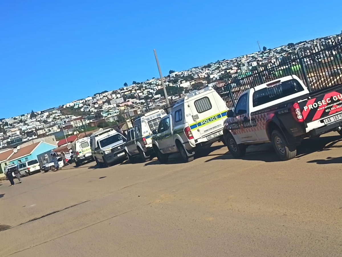 Prosec Guards and SAPS vehicles responding to an incident in Kayamandi.
